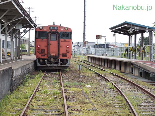 城端駅は機回し線がある